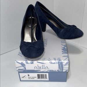 Abella Navy Suede “AA Vanni” Low Peeled Pumps Size 9